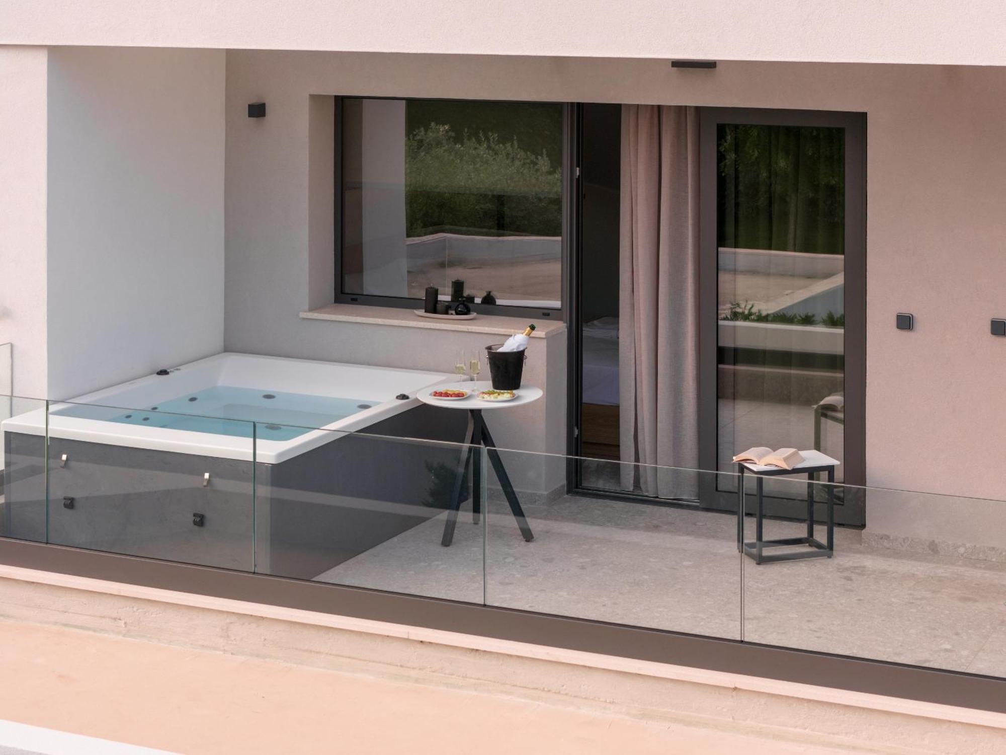 Sealuxe Living Nea Iraklitsa Exterior foto